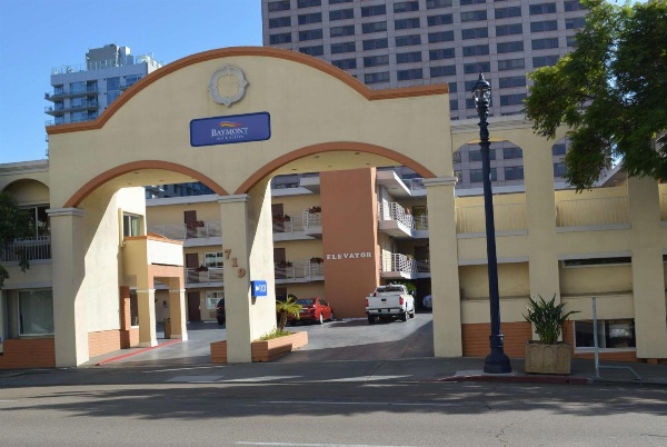 Baymont by Wyndham San Diego Downtown image 1